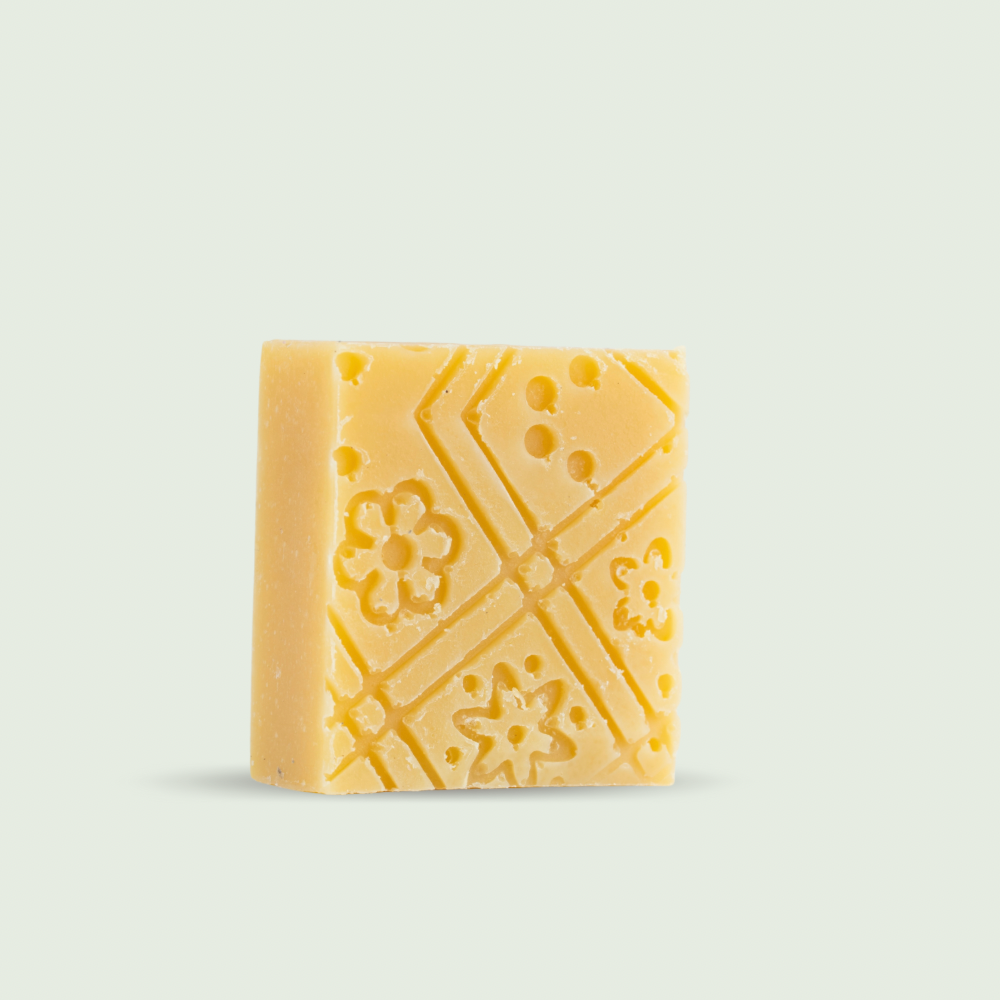 Gardenia Petal Body Soap Bar, Creamy Floral Moisturizing Cleanser
